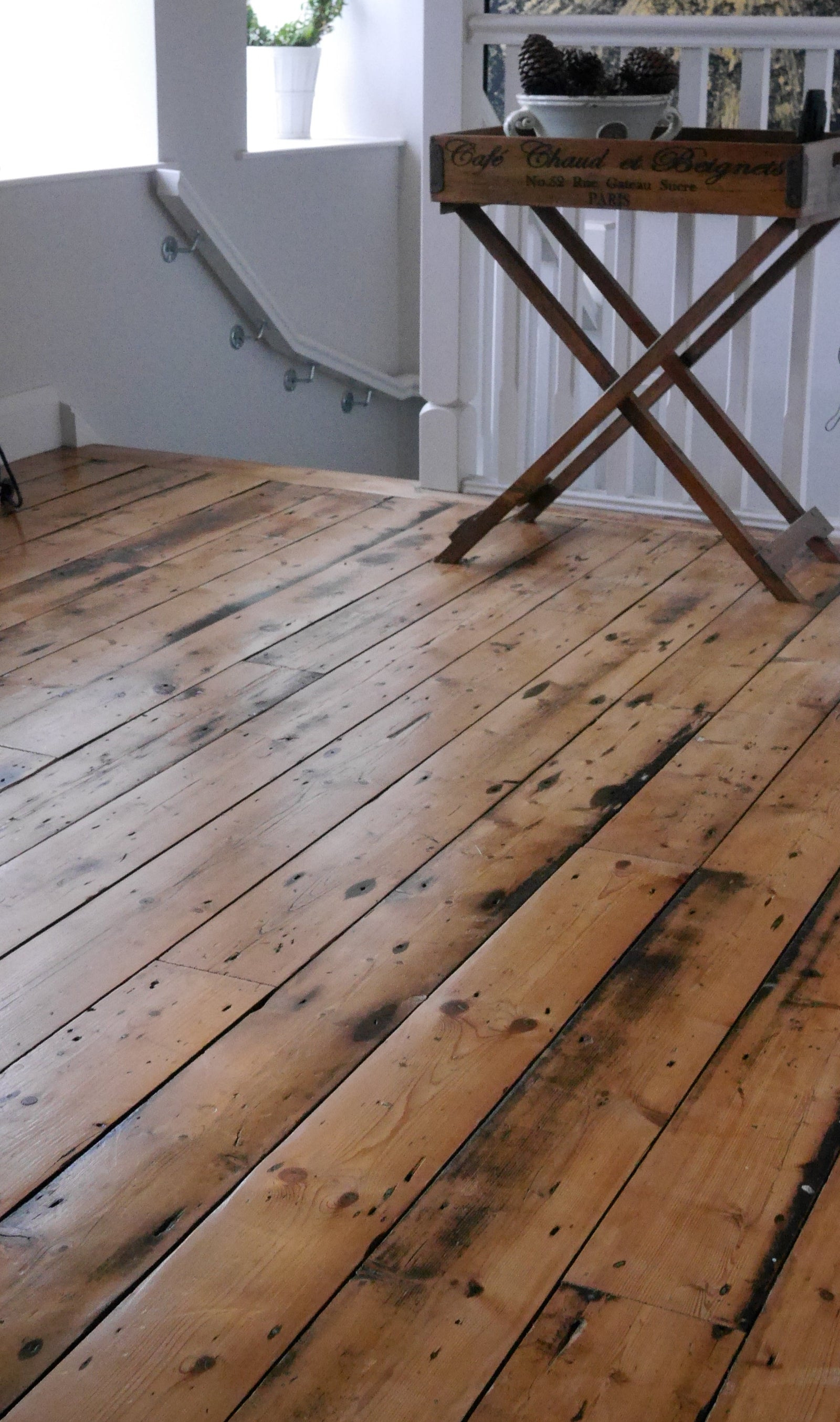 RECLAIMED PLANK FLOORING