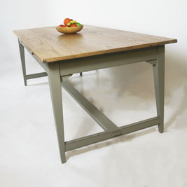 Bespoke Cottswold tapered stretcher kitchen table made to order - Wilsons Yard