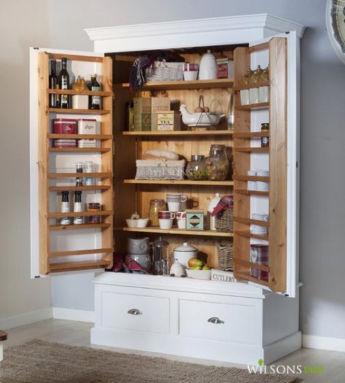 Traditional freestanding kitchen pantry 