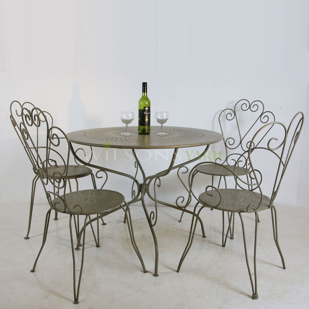 Retro metal sales table and chairs