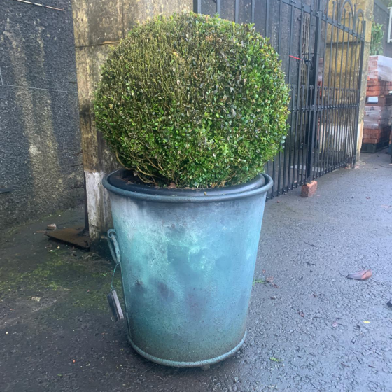 Large Ashford heavy duty riveted planter with handles - Verdi Green 