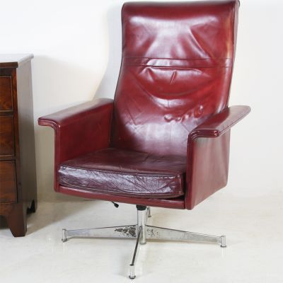 Stylish red leather swivel chair 