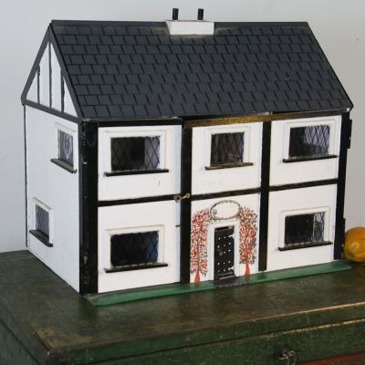 Vintage dolls house