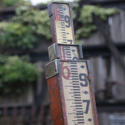Vintage Oak & Brass surveyors water measure