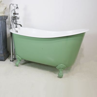 French style tub bath on ball & claw feet