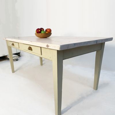 Tapered leg kitchen table 