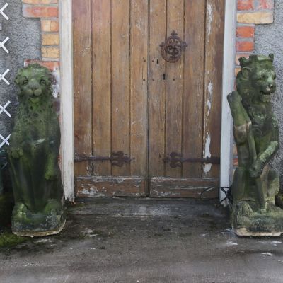 Pair of Georgian stone lions circa 1800. 