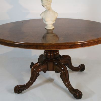 Victorian tilt top table in Burr Walnut 