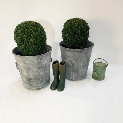 Large Ashford heavy duty riveted planter with ring handles 