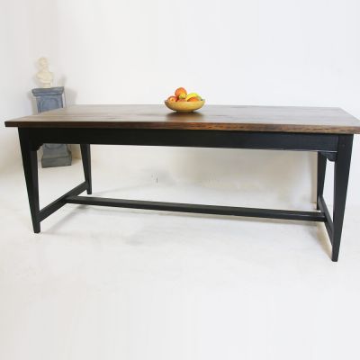 Bespoke Cottswold tapered stretcher kitchen table made to order