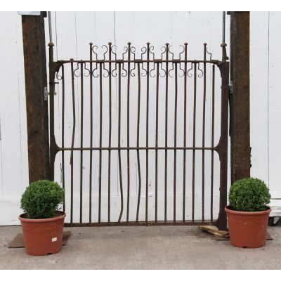 Early 19th century courtyard pedestrian / garden gate