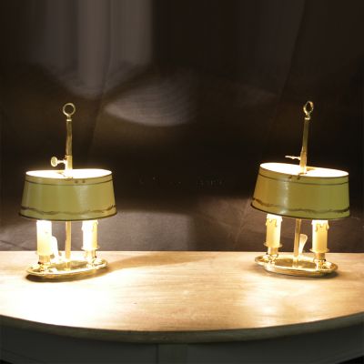 Elegant pair of table lamps 