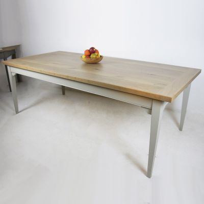 Bespoke Cottswold tapered legged kitchen table made to order