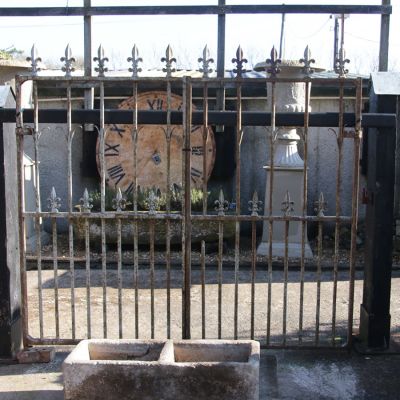 19th century heavy wrought iron garden gates 