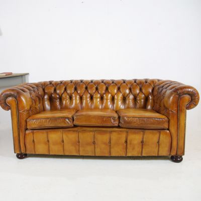 Beautiful vintage tan leather button back settee 