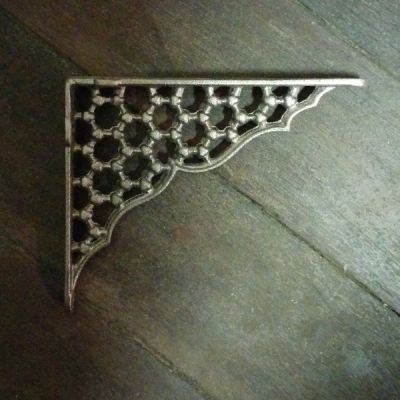 Pair of Cast Iron Honeycomb Brackets - Small