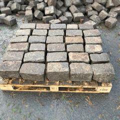 Reclaimed random Granite cobbles 