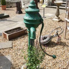 Cast iron cow tail pump