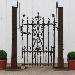 Antique gate 