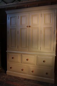 Country Kitchen Larder / Linen Press