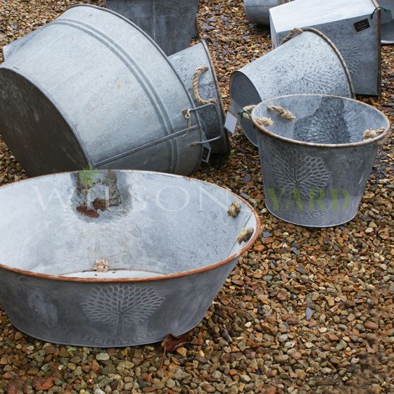 Metal garden planter 