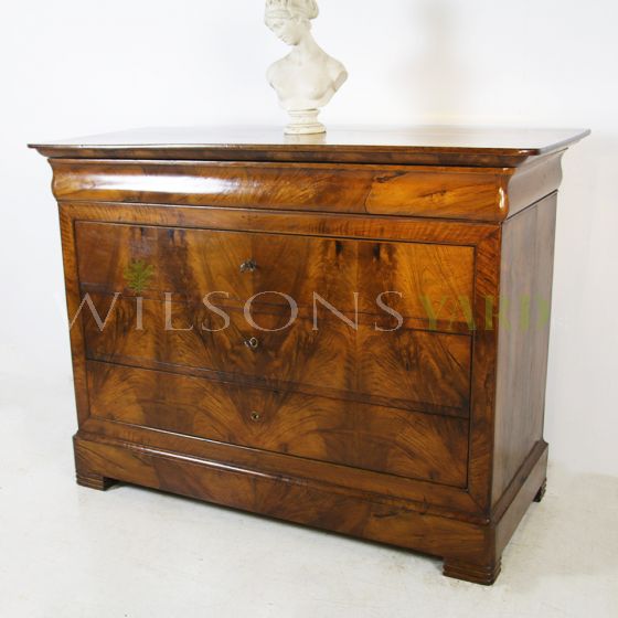 French chest of drawers 