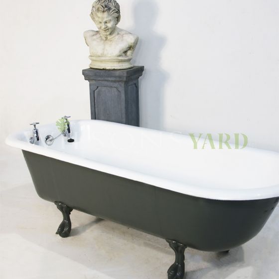 Victorian roll top bath 