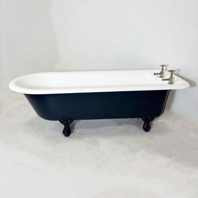 Fully restored original Victorian gentleman’s bath of generous proportions