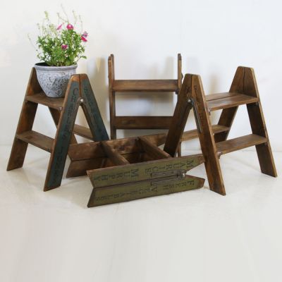 Decorative folding display steps 